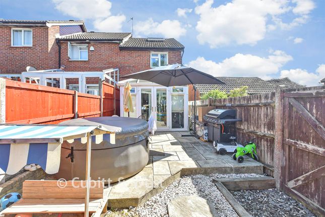 12, Hillingdale, Crawley photo 4