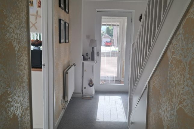45, Manor Gardens, St. Neots photo 2