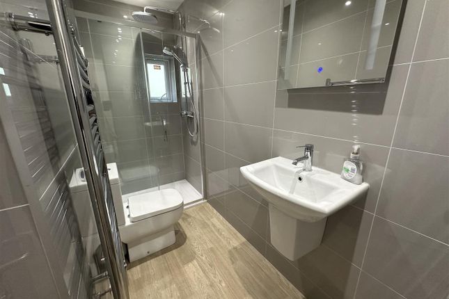 Room 8, 5, Elizabeth Way, Cambridge photo 5