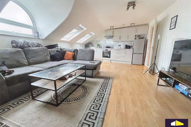 Thumbnail Flat to rent in Knollys Road, London