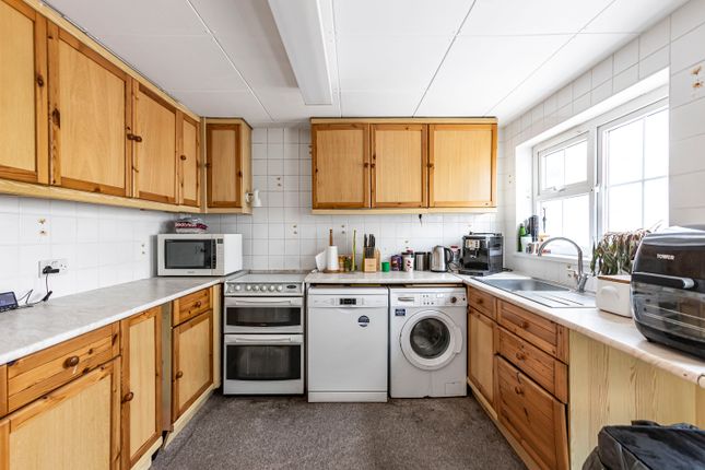 46, Walnut Grove, Welwyn Garden City photo 4