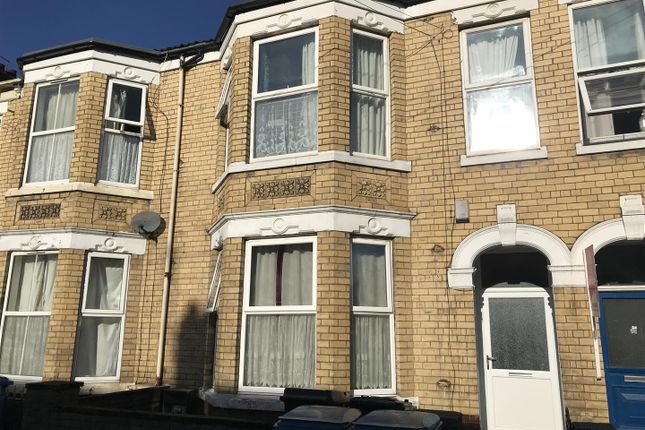 Thumbnail Shared accommodation to rent in Ash Grove, Beverley Road, Hull