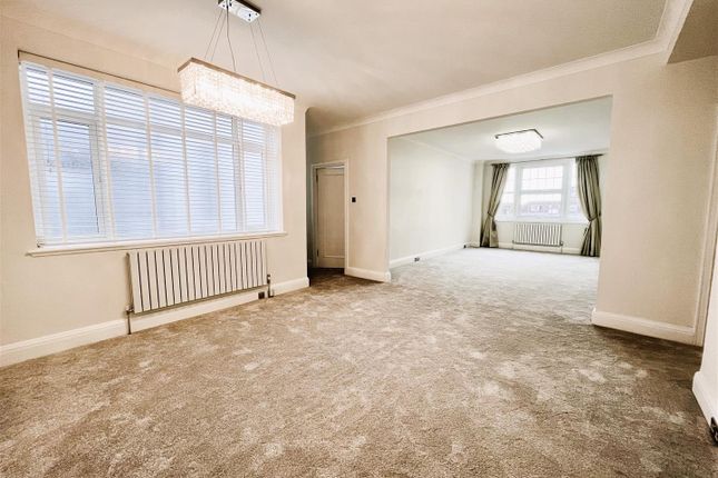Flat to rent in Bath Road, Bournemouth, Dorset