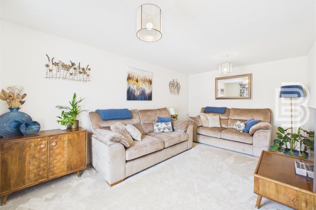 69, Vermilion Way, Rugby photo 4