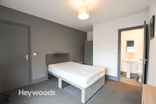 Room to rent in Waterloo Road, Hanley, Stoke-On-Trent