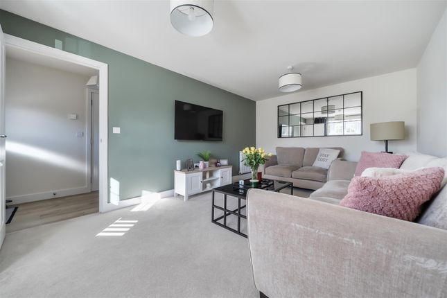 4, Stirling Drive, Bedford photo 4