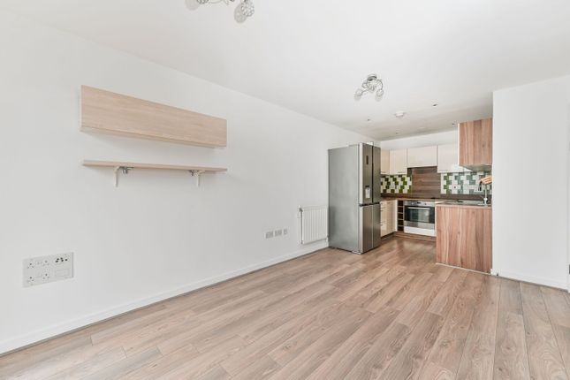 Royal Court, Purley Way photo 3