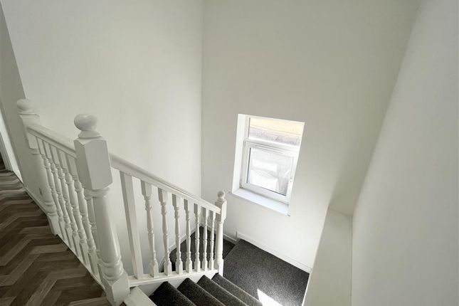 Flat to rent in Mansel Street, Swansea