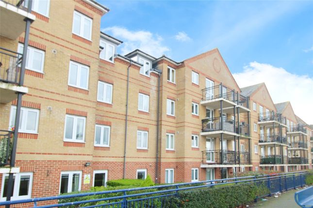 Flat for sale in Wharfside Close, Erith