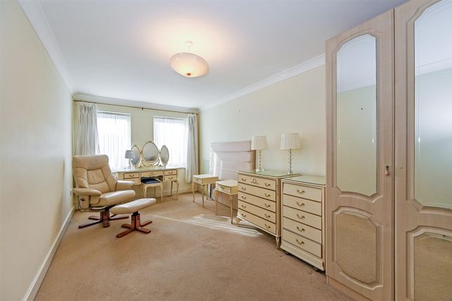Flat for sale in Palmerston House, Botley Road, Romsey, Hampshire