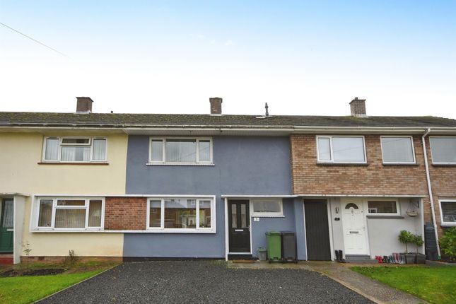 Thumbnail Terraced house for sale in Chartwell Close, Braintree