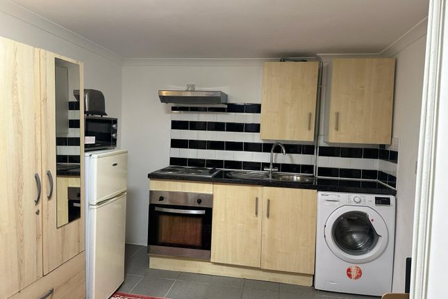 Thumbnail Studio to rent in The Common, London