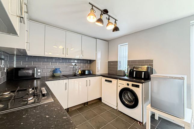 158 Alderfield Drive, Liverpool photo 2