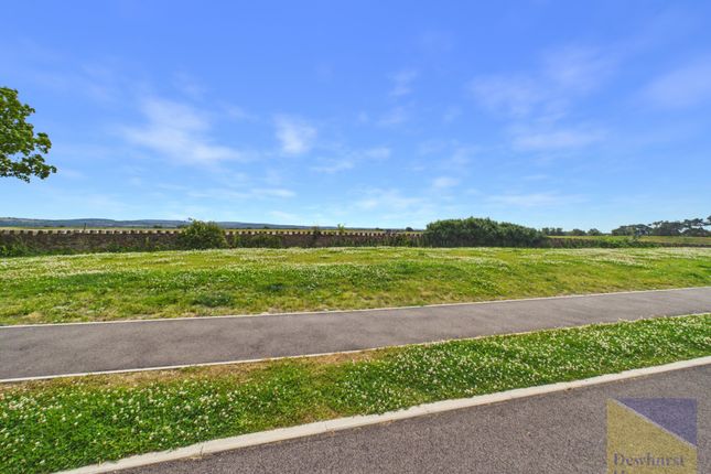 63, Hall Barn Drive, Longridge photo 2