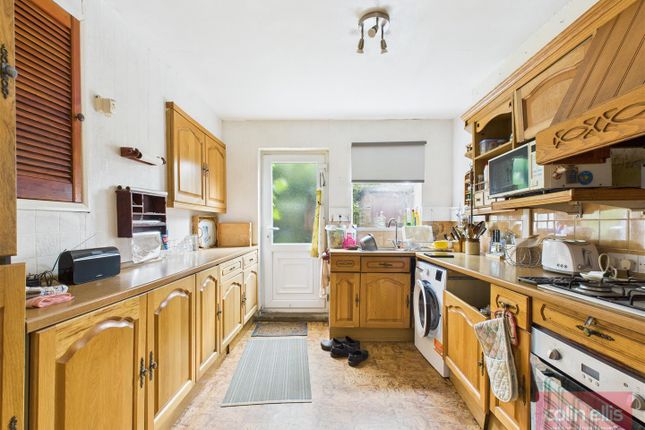 2, Gildercliffe, Scarborough photo 4