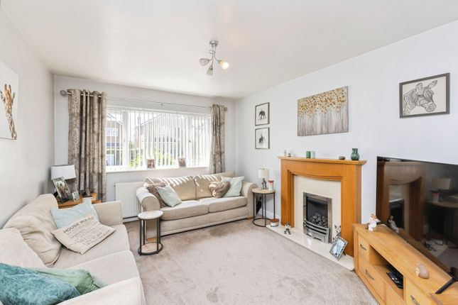 8, Lennox Drive, West Yorkshire photo 2