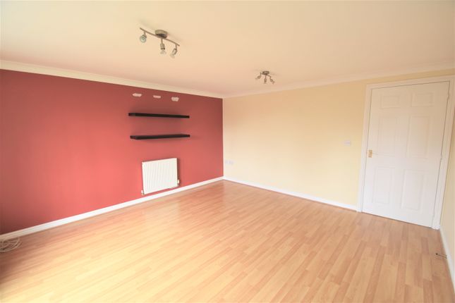 Flat to rent in Wells Close - Silver Sub, Portsmouth, Hampshire