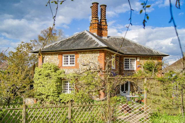 Thumbnail Detached house for sale in Hardwick Lane, Bury St. Edmunds