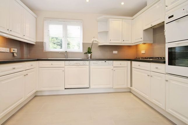 1, Hanover Court, 432 Uxbridge Road, Pinner photo 3