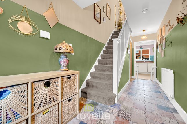 5, Runway Lane, Holton-le-Clay photo 2