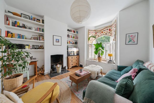 Thumbnail Flat for sale in Relf Road, London