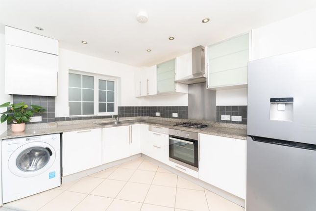 Flat 1 Courtfield House 35, Fairfield Road, London photo 3