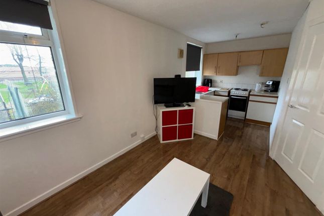 Thumbnail Flat to rent in Coronation Street, Carstairs Junction, Lanark