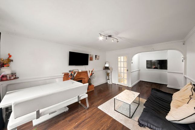 43, Blenheim Road, Northolt photo 3