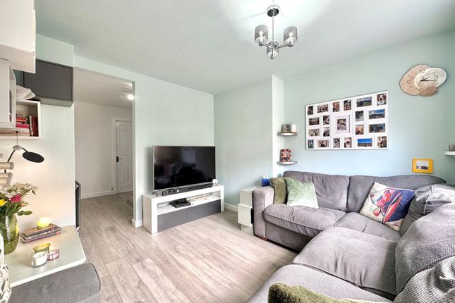 53 Faskin Road, Glasgow photo 2