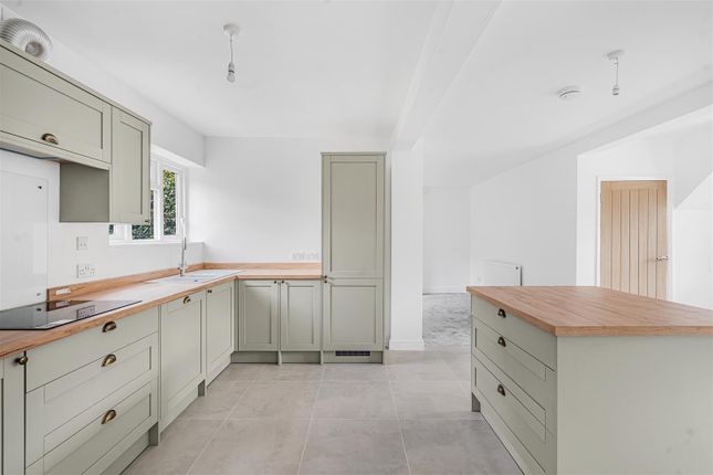 5, Hill View, Lidgate Newmarket photo 4