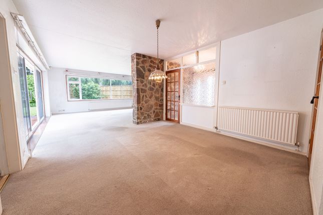 30 Glenfield Frith Drive, Leicester photo 4