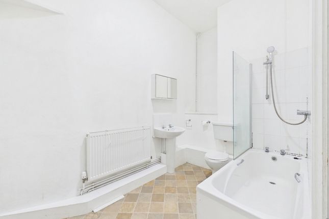 Room 8, Monument House, St. Marys Square, Gloucester photo 5