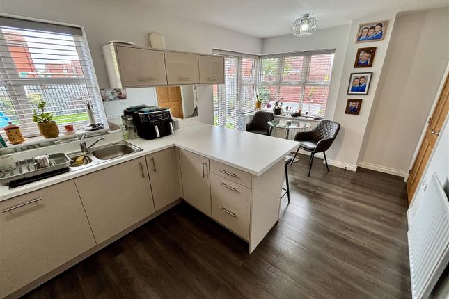 11, Hewick Road, Thinford photo 3