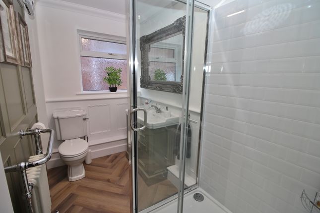 8, Hazelwood Avenue, Havant photo 2