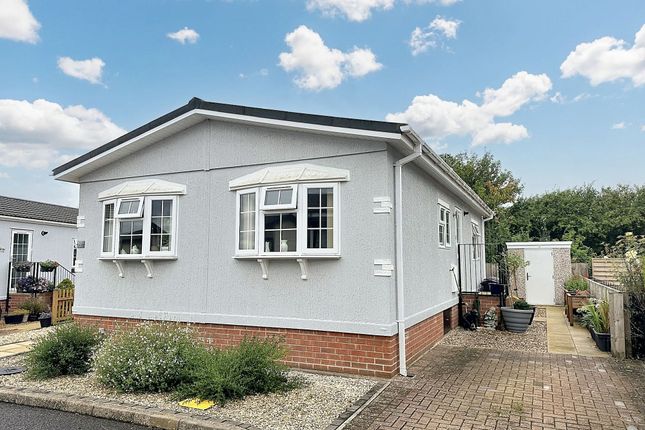 2-bed caravan on 83 The Green Allington Gardens, Grantham, £115,000