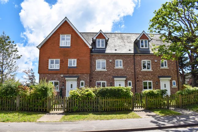 Thumbnail Town house for sale in Avenue Road, Lymington