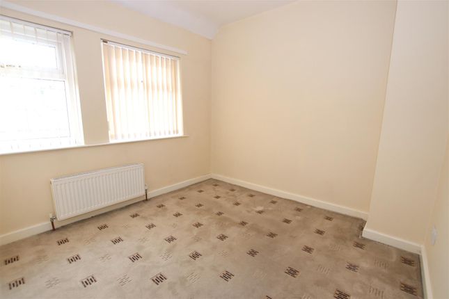 9, Ruskin Avenue, Bradford photo 5