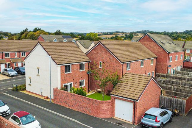 95 Hob Close, Monkton Heathfield, Somerset photo 2
