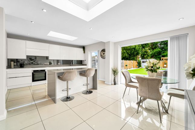 2-bed other on 316, Feltham Hill Road, Ashford, £500,000