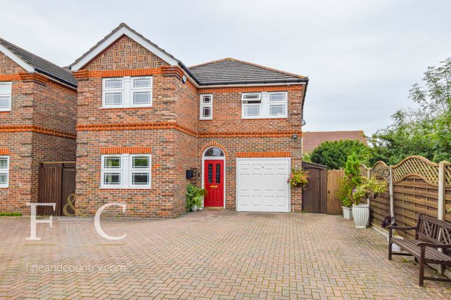 Thumbnail Detached house for sale in Hammondstreet Road, Cheshunt, Hertfordshire
