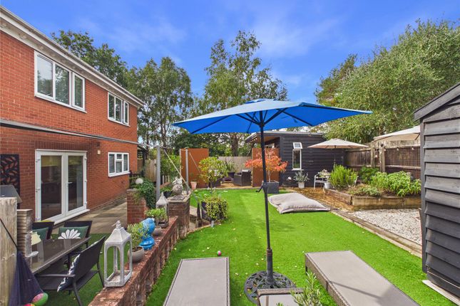 27, Woodrush Road, Ipswich photo 2