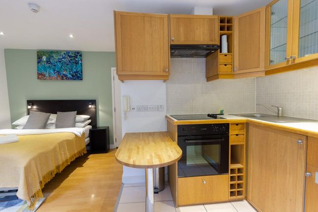 Flat 4, 40-41 Cartwright Gardens, Bloomsbury photo 3
