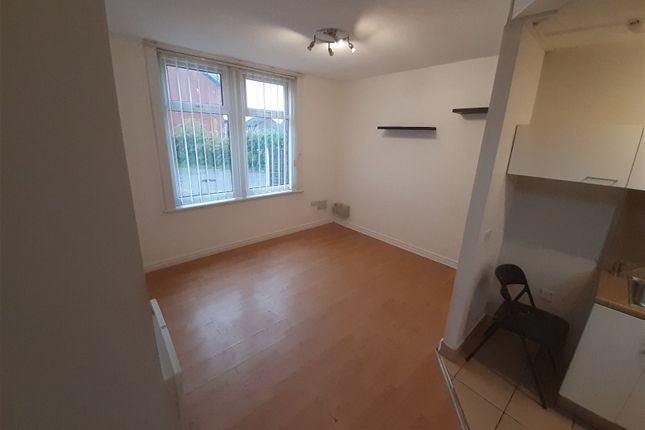 Thumbnail Flat to rent in Corporation Road, Audenshaw, Manchester