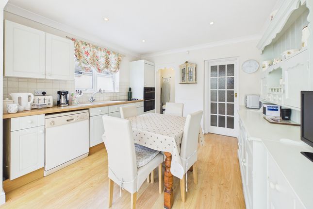 101, Tile Kiln Lane, Leverstock Green photo 3