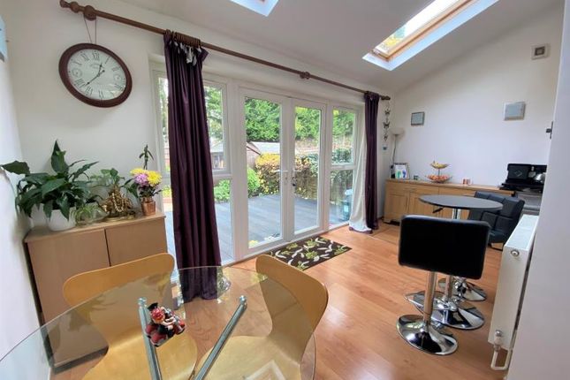 No Data Give, 16 De Lara Way, Woking photo 2