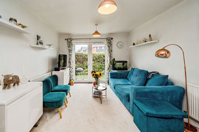 14, Wyatt Way, Aylesbury photo 4