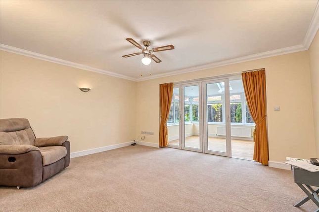 22, Nightingale Way, Great Clacton photo 4