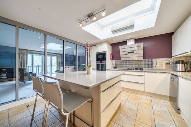 The Penthouse, 7, Sovereign House, Chislehurst photo 3