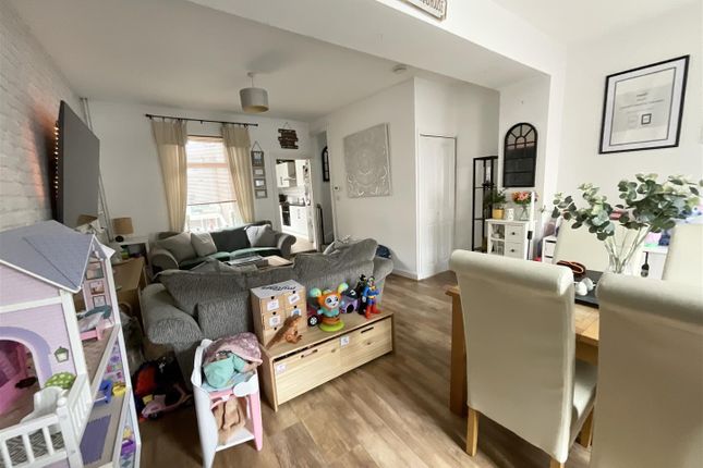 30, Caroline Street, Llanelli photo 4