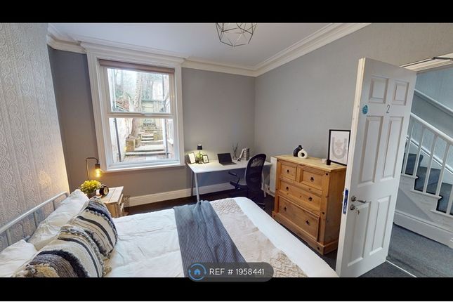 Room to rent in Woodborough Road, Nottingham
